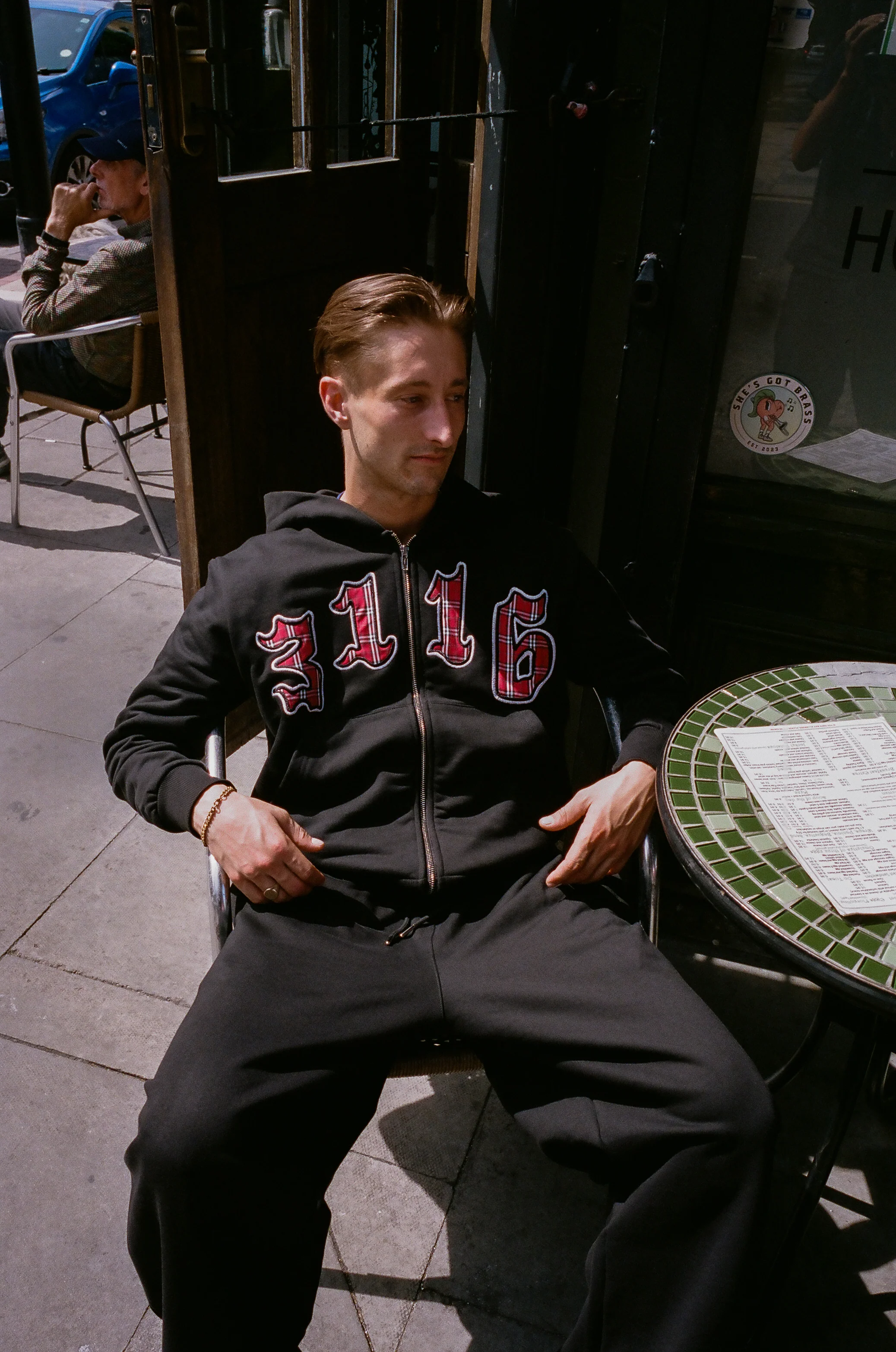 3116 applique zip up hoodie - black - Image 5