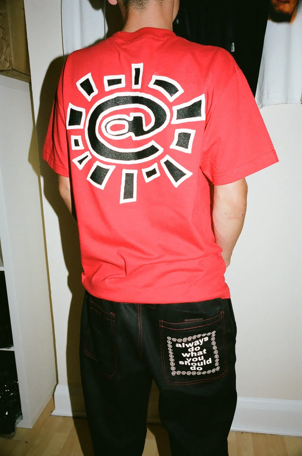 classic @sun tshirt - red - Image 3