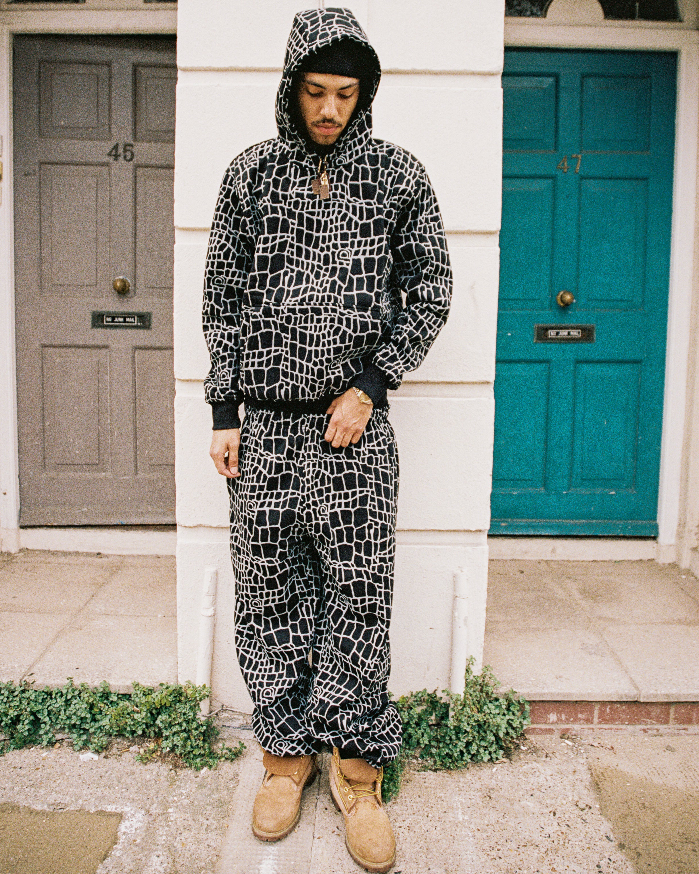croc print hoodie - black - Image 4