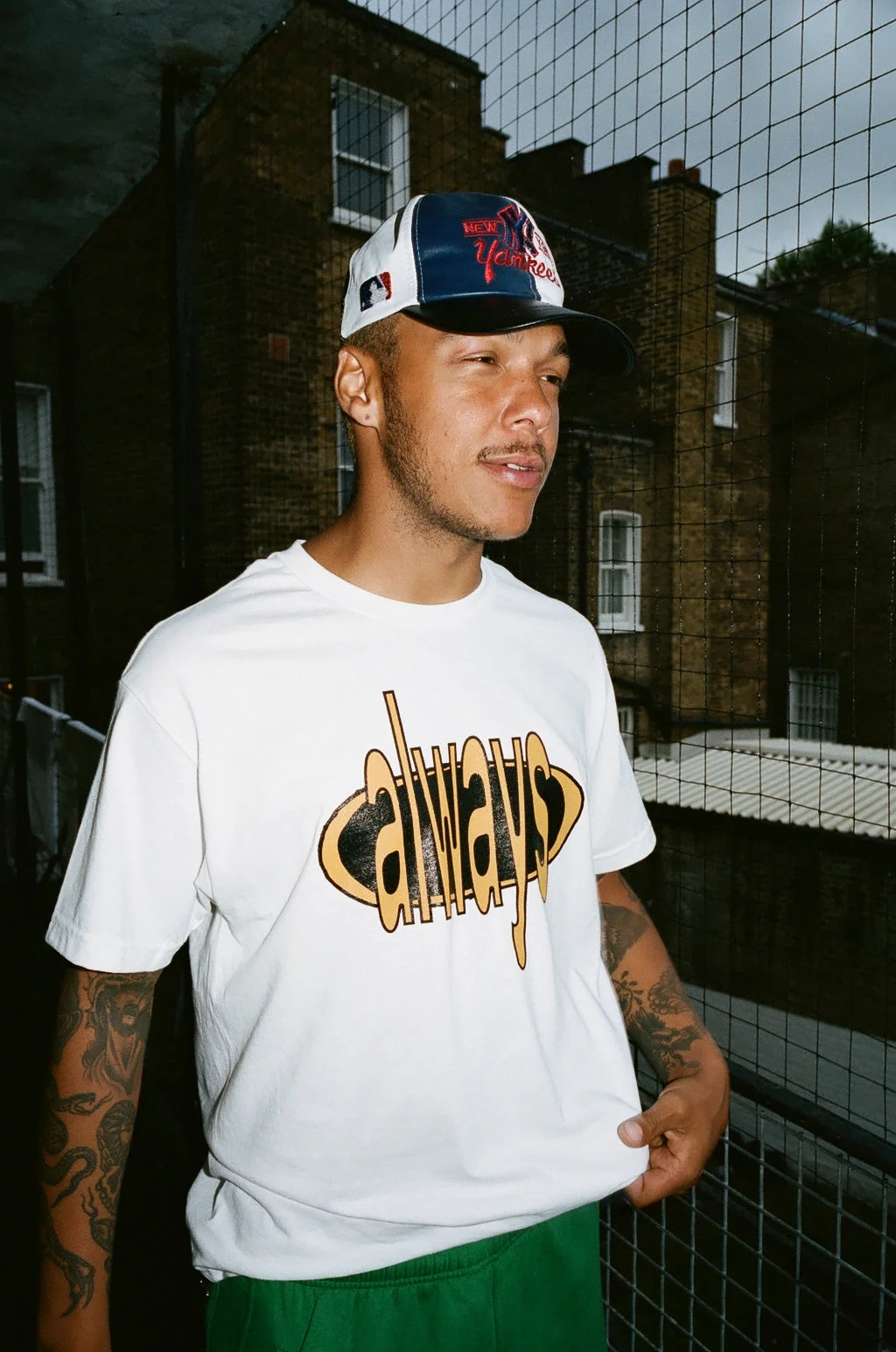 oval tshirt - white - Image 3