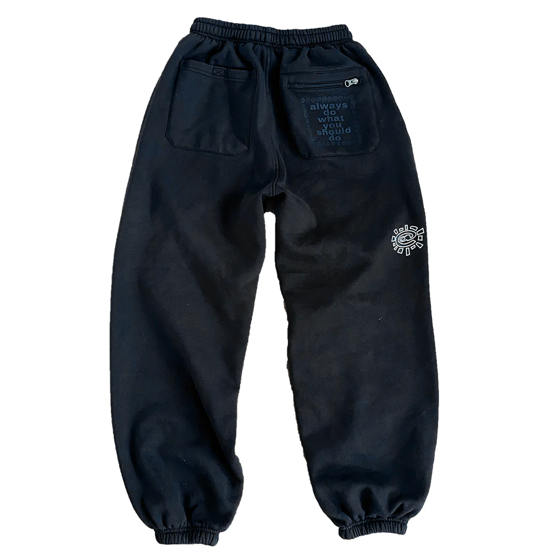 rel@xed black jogger - Image 2