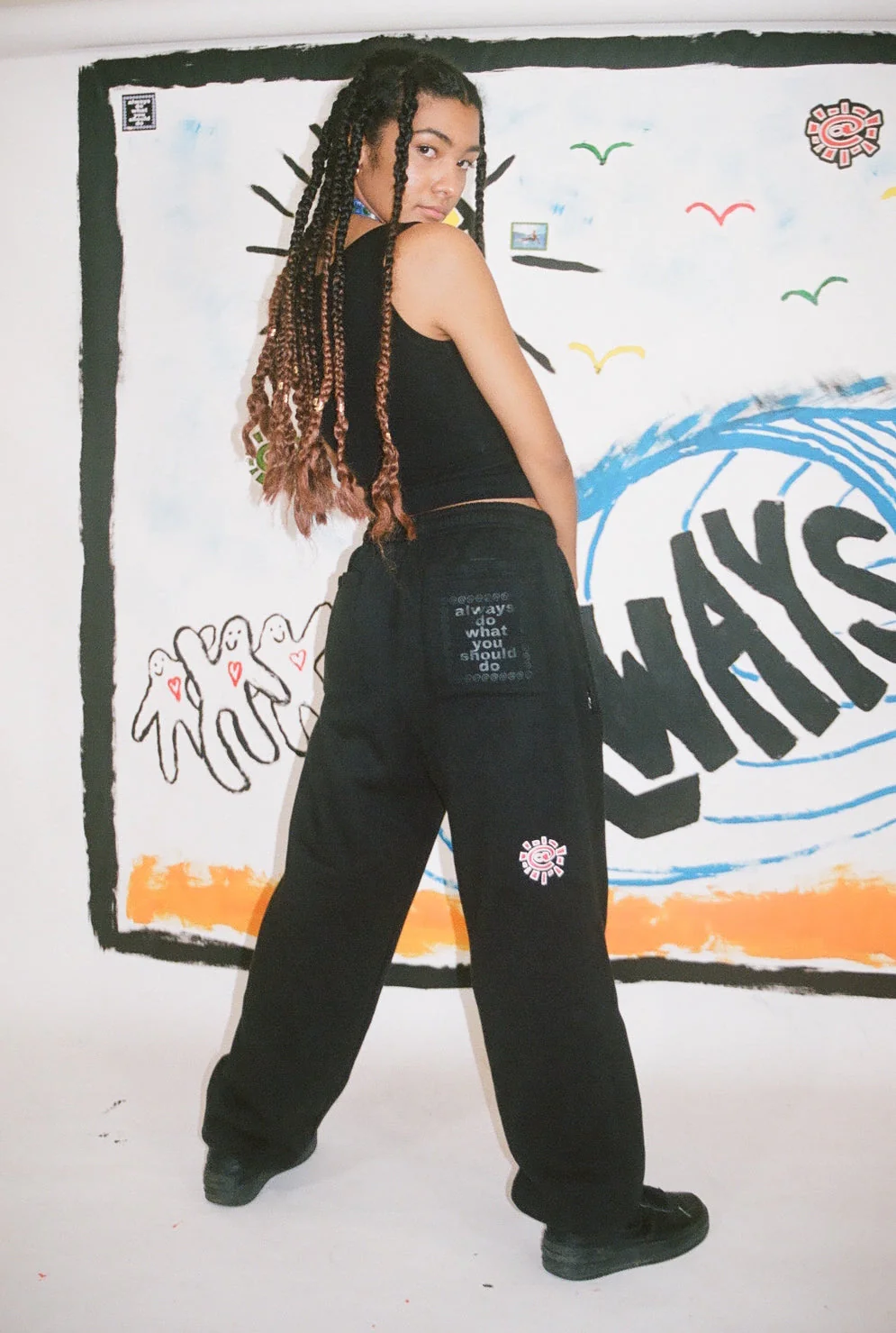 rel@xed black joggers - Image 3